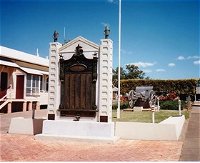 Gayndah War Memorial - Broome Tourism
