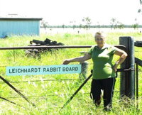 Morven Rabbit Board Gate - Accommodation Yamba