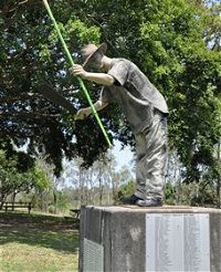 Cane Cutter Memorial - Accommodation Gladstone