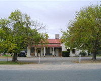 Round Hill Hotel - Find Attractions