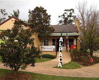 Australian Alpaca Barn - Hunter Valley Gardens - Gold Coast Attractions