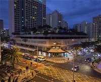 Piazza Surfers Paradise - Accommodation Airlie Beach