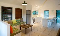 The Retreat Beach Houses - Accommodation Redcliffe