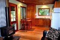 Waterfall Hideout-Rainforest Cabin for Couples - Accommodation BNB