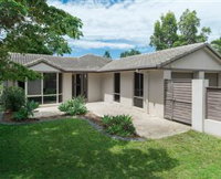 At Theme Park Central Holiday House - Accommodation Noosa