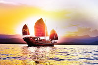 Shaolin Sunset Sailing Aboard Authentic Chinese Junk Boat - Carnarvon Accommodation