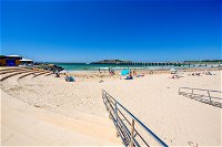 Jetty Beach - Gold Coast Attractions