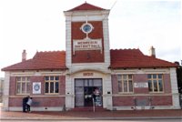 Merredin Town Hall - Accommodation Cooktown