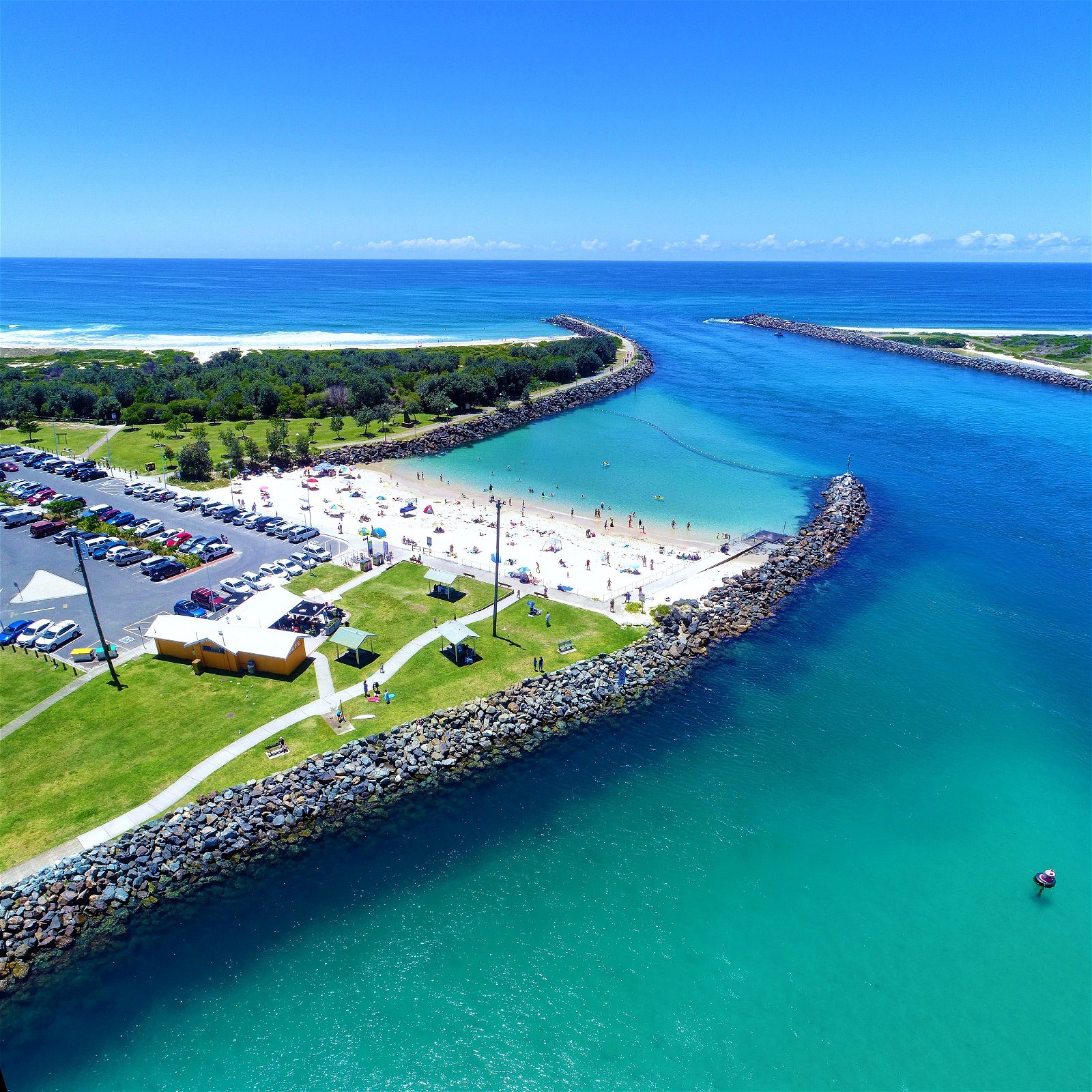 Tuncurry NSW Accommodation Redcliffe