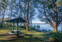 Queens Lake picnic area - Palm Beach Accommodation
