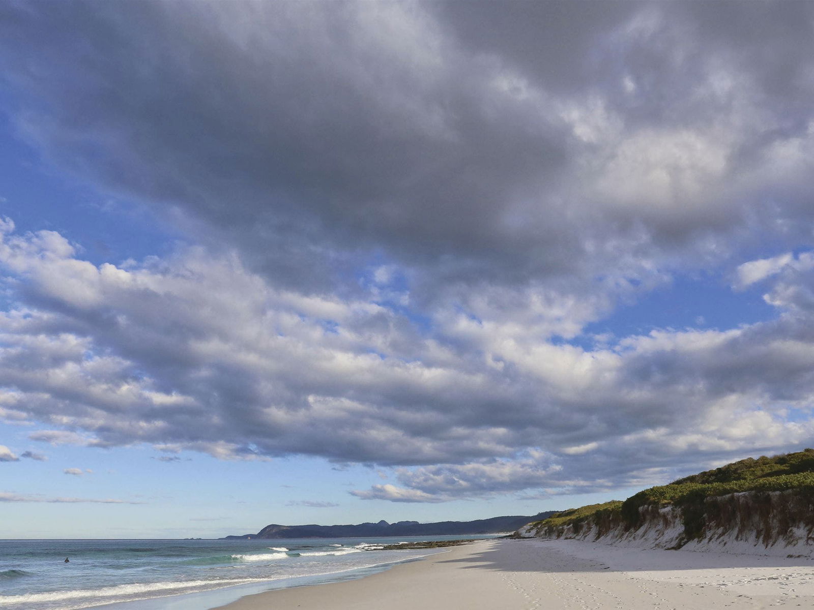 Friendly Beaches TAS Accommodation Great Ocean Road