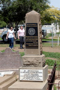 Historical Cemetery Moree - Attractions Perth