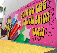 Yellow Brick Road and Elton John Mural - Accommodation in Surfers Paradise
