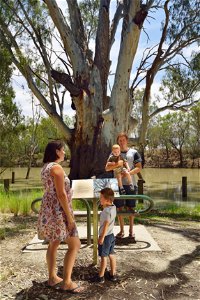 Moulamein River Walk - Melbourne Tourism