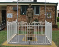 Soldier Statue Memorial Chinchilla - Accommodation Cooktown
