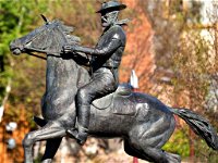 Thunderbolt's Statue and Constable Walker Memorial - New South Wales Tourism 