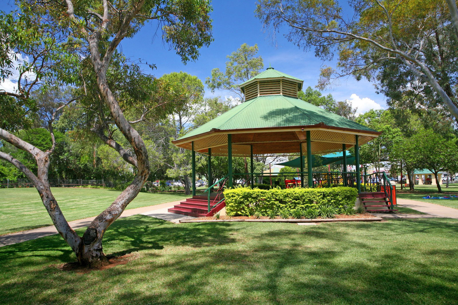 Kaimkillenbun QLD Accommodation Search