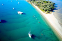 Half-Day Kayak SUP and snorkel tour at Wave Break Island with Lunch - Byron Bay Accommodation