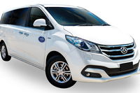 Luxury Van Private Transfer Cairns Airport - Cairns City - Holiday Find