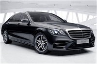Gold Coast Airport Transfers  Airport OOL to Gold Coast City in Luxury Car
