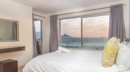 Breathtaking Views 2 Bedroom Apartment B306 Sea Spray, Blouberg - Tourism Africa