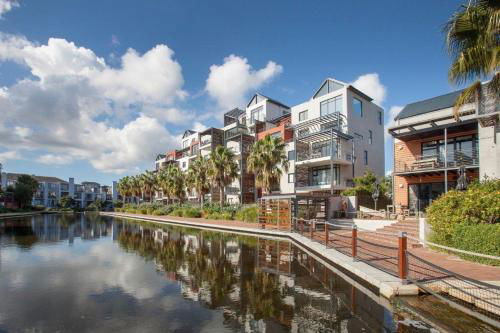 Quayside Canal View - thumb 0