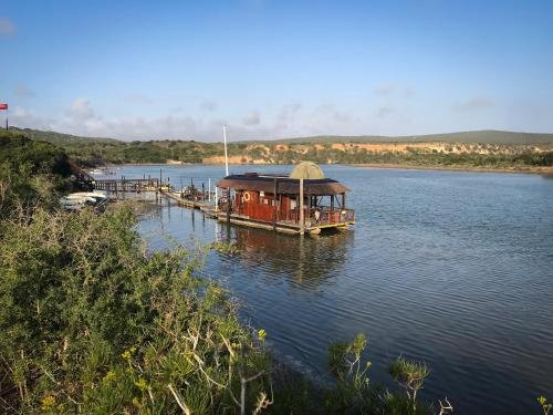 Addo Park House Boat - Maggie May - Tourism Africa