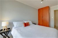 Central  Convenient Private Unit 14 less than 1km to EastGate Mall Tourism Africa
