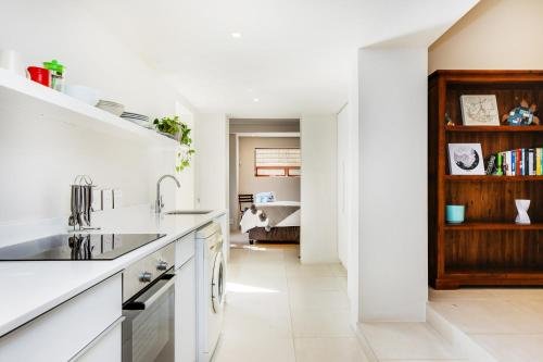 Cheviot Place Garden Apartment With Private Entrance - thumb 5