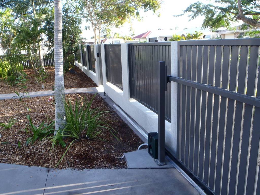 Wide Bay Gates & Fencing Specialists - thumb 2