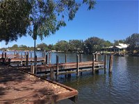 Pelicans Cafe on the Murray - Internet Find