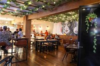 Craft House Bar and Restaurant - Click Find