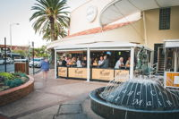 Mano's Restaurant - Realestate Australia