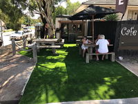 Cafe La Hoot - Australian Directory