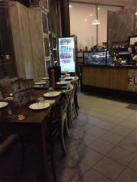 Coco's Pizza Cafe - Click Find