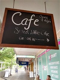 Sweet Little Cafe - Internet Find