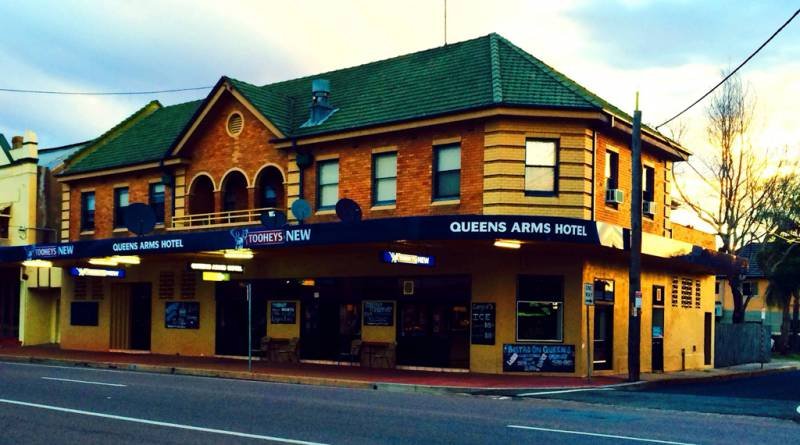 Queens Arms Hotel - Australian Directory