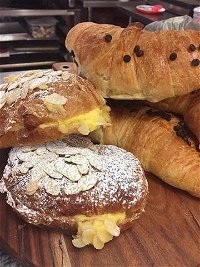 Ruby's bakehouse - Click Find