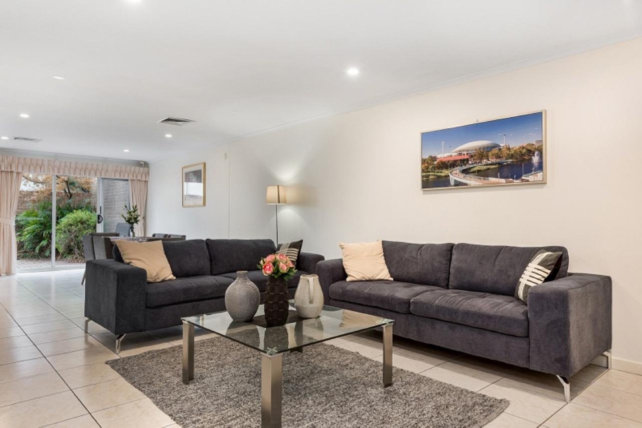 Close to City - Spacious 3 Bedroom Townhouse North Adelaide