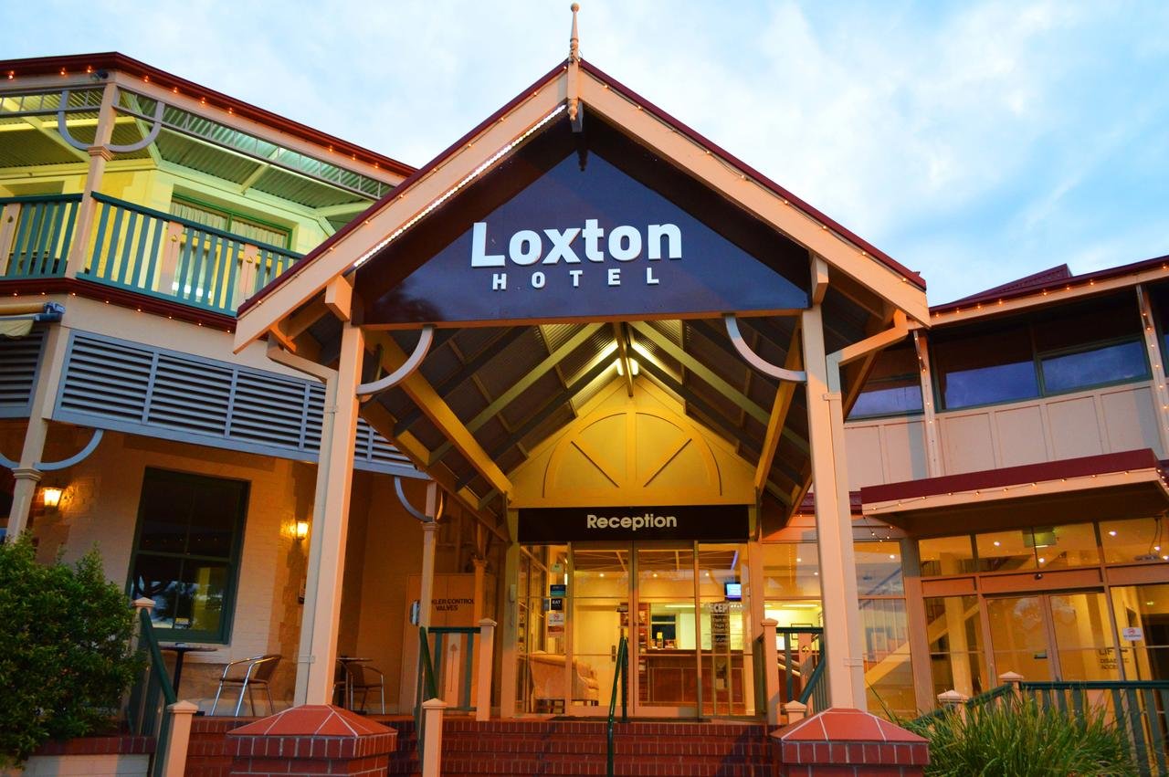 Loxton Community Hotel Motel