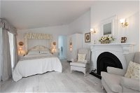 White Dove Cottage Bed and Breakfast - Seniors Australia