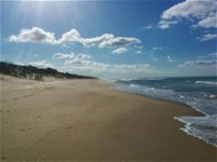90 Mile Beach Escape - Click Find