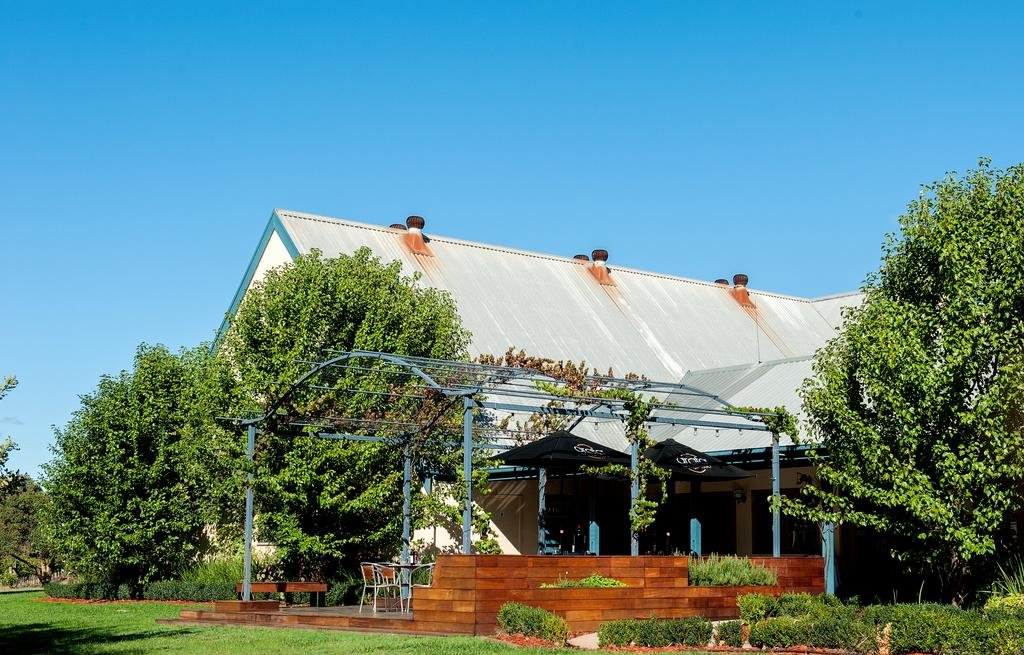 Balgownie Estate Winery Retreat & Restaurant - thumb 2