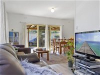 Beach Escape  Currarong - basic family accommodation - Australian Directory