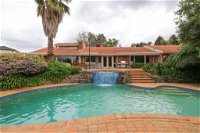 Beautiful Resort Retreat Villa in the Yarra Valley - Entertainer's delight - Seniors Australia