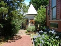 Braeside Garden Cottages - Internet Find