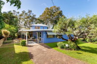 Bribie Beach House Waterfront directly across the road - Solander Esp Banksia Beach - Click Find