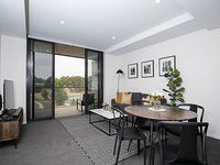 CANBERRA CHIC-hosted byL'Abode Accommodation - Australian Directory