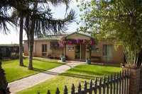 Capricorn Holiday Park - Click Find