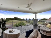 Caves Luxury Beachside Escape - literally across the road from Surf Club - Seniors Australia